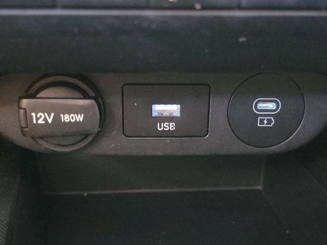 Used 2024 Hyundai Elantra SE image 9