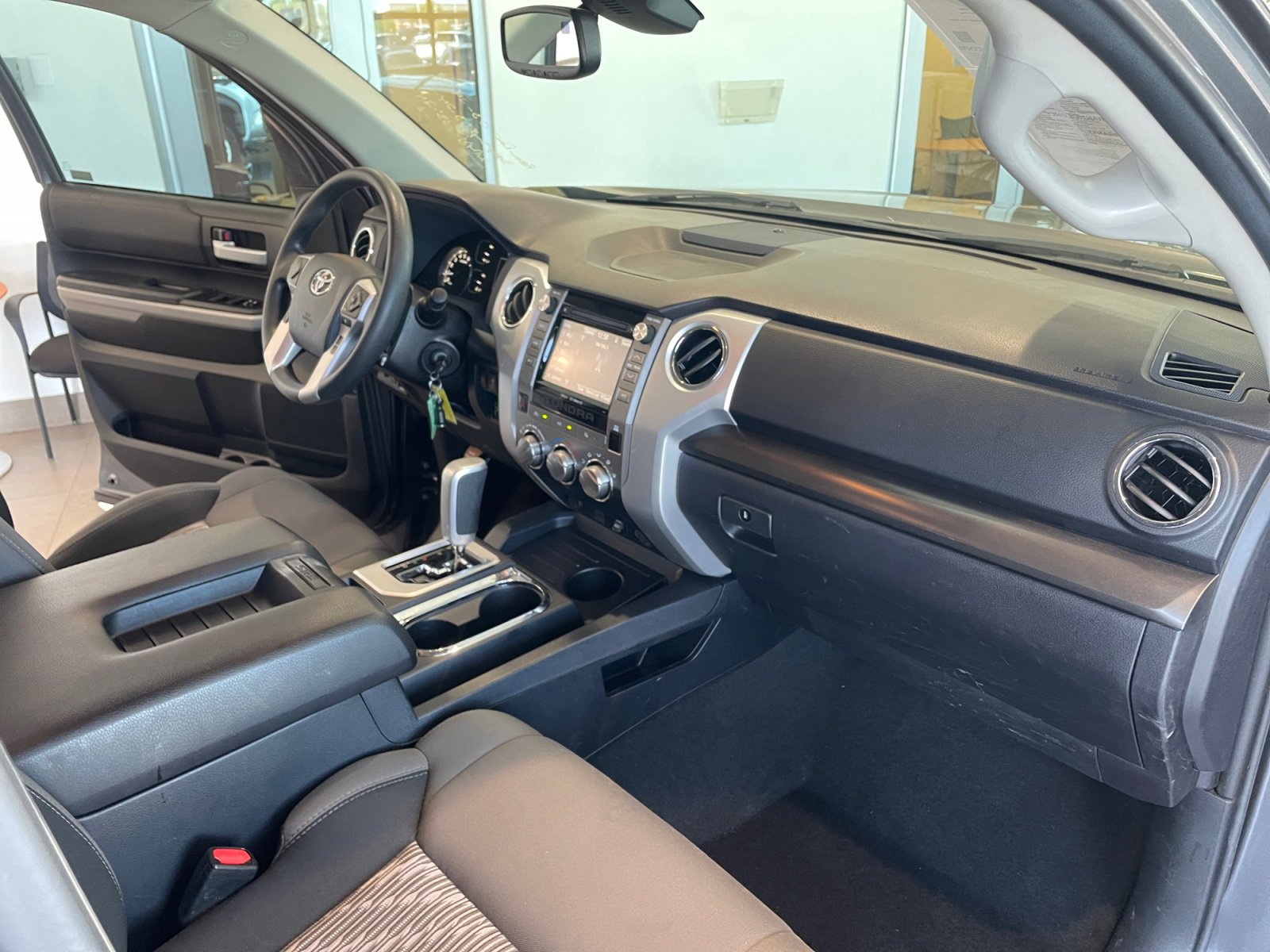 Used 2019 Toyota Tundra SR5 w/ SR5 Convenience Package image 31