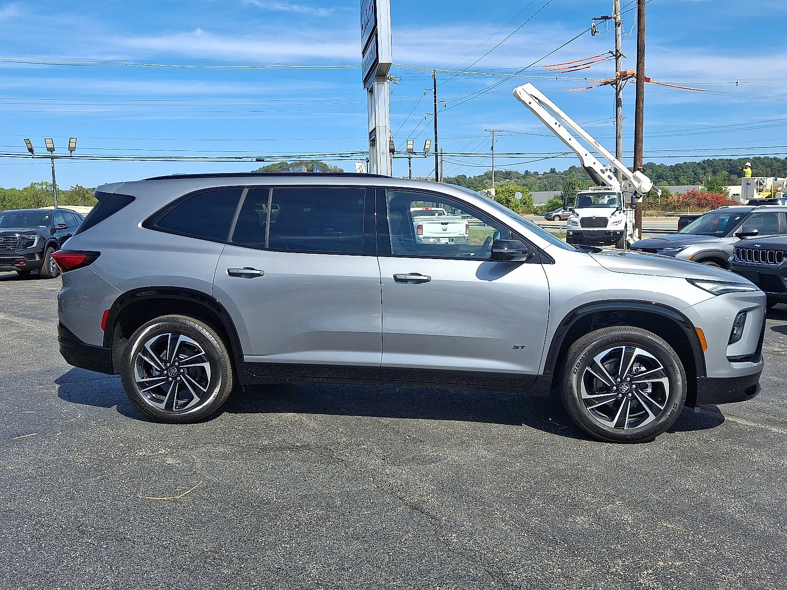 New 2026 Buick Enclave Sport Touring w/ Power Package image 9