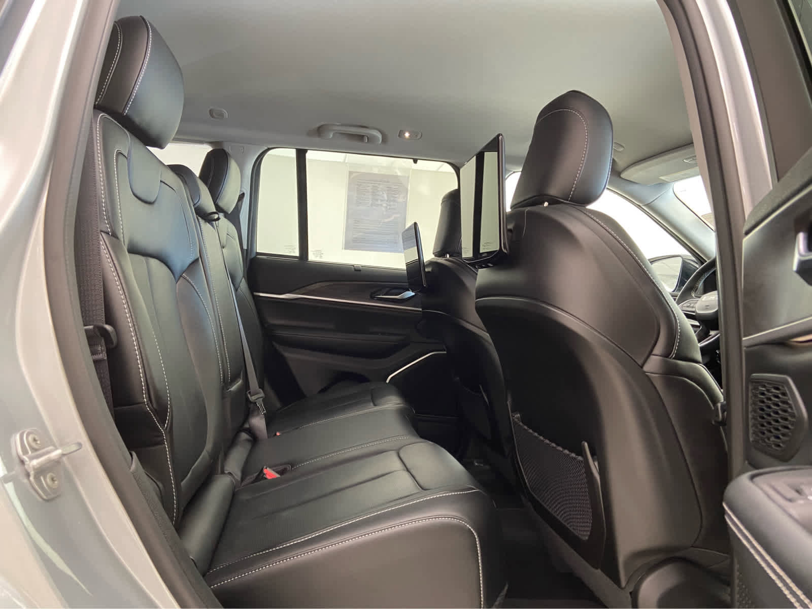 Used 2022 Jeep Grand Cherokee Limited 4xe w/ Rear Seat Video Group 1 image 14