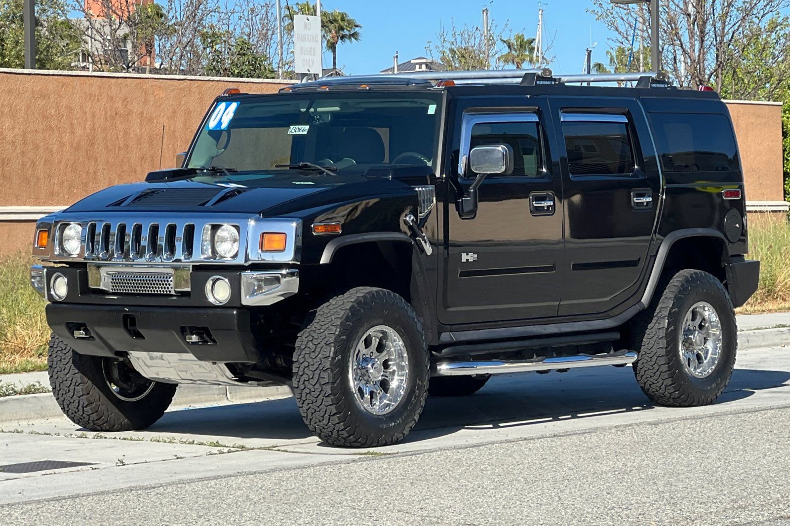 Used 2004 HUMMER H2 w/ Preferred Equipment Group image 8