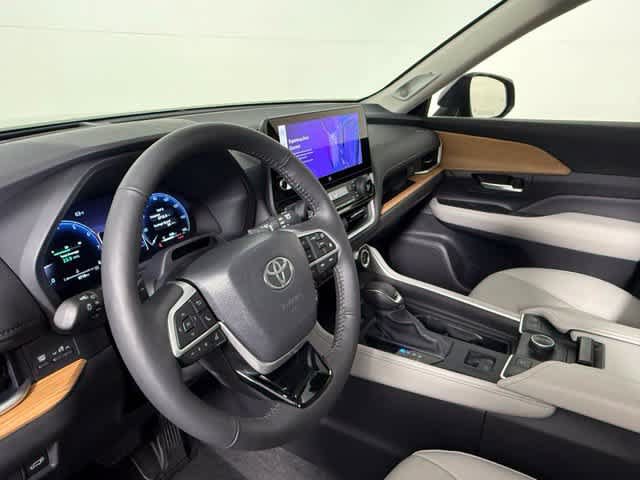 Used 2026 Toyota Grand Highlander AWD image 15