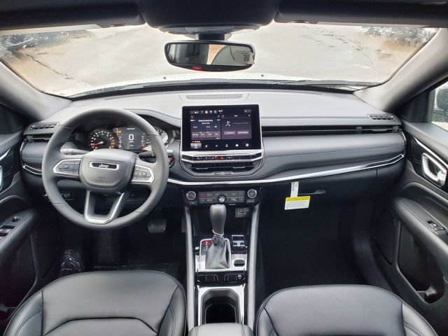 Used 2026 Jeep Compass Limited image 15