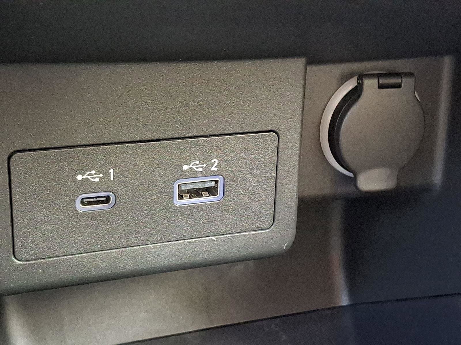 Used 2024 Nissan Kicks SV image 24