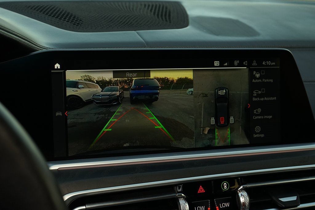 Used 2021 BMW X7 M50i image 16