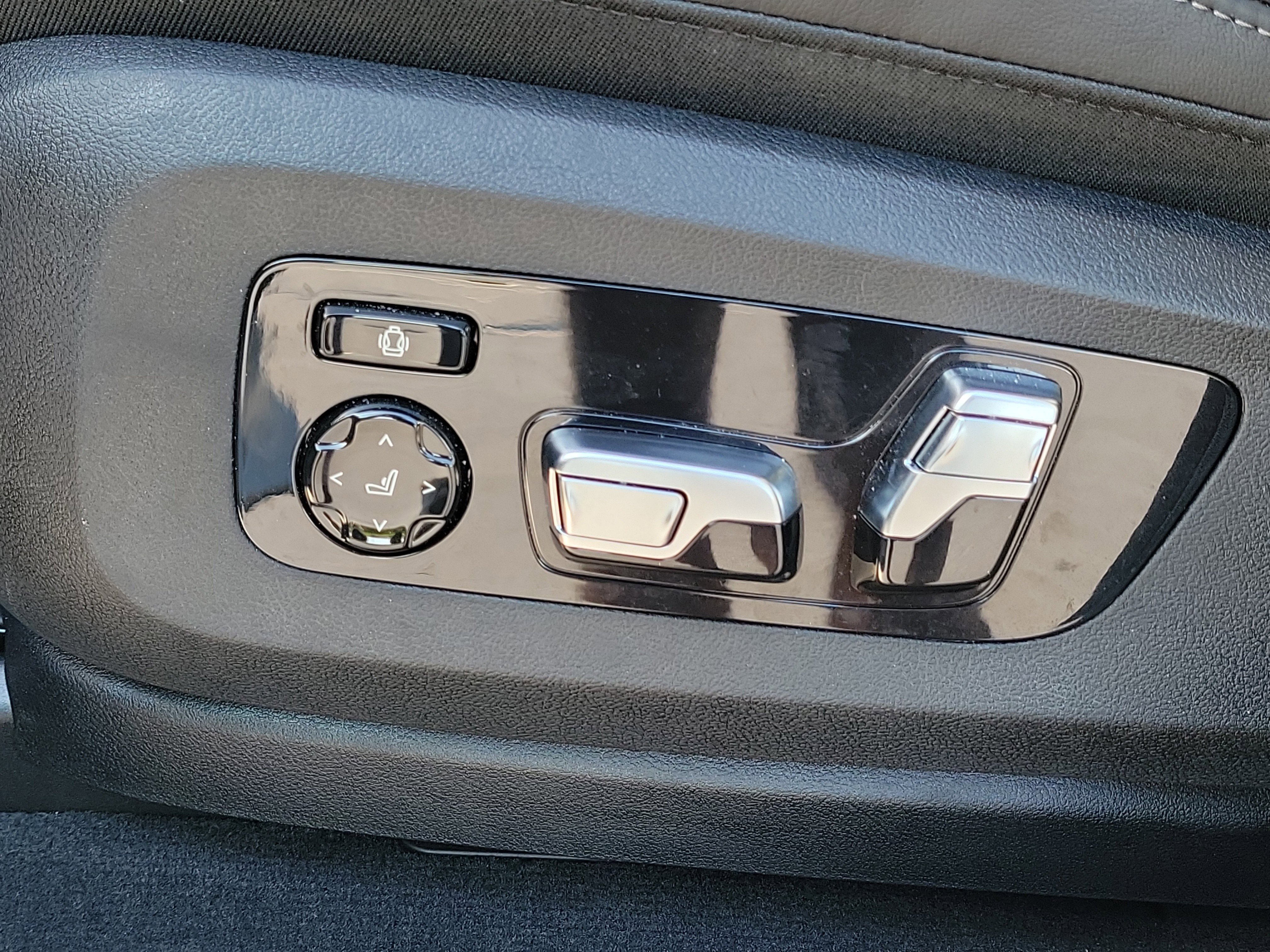 Used 2026 BMW X6 xDrive40i AWD/4WD image 21