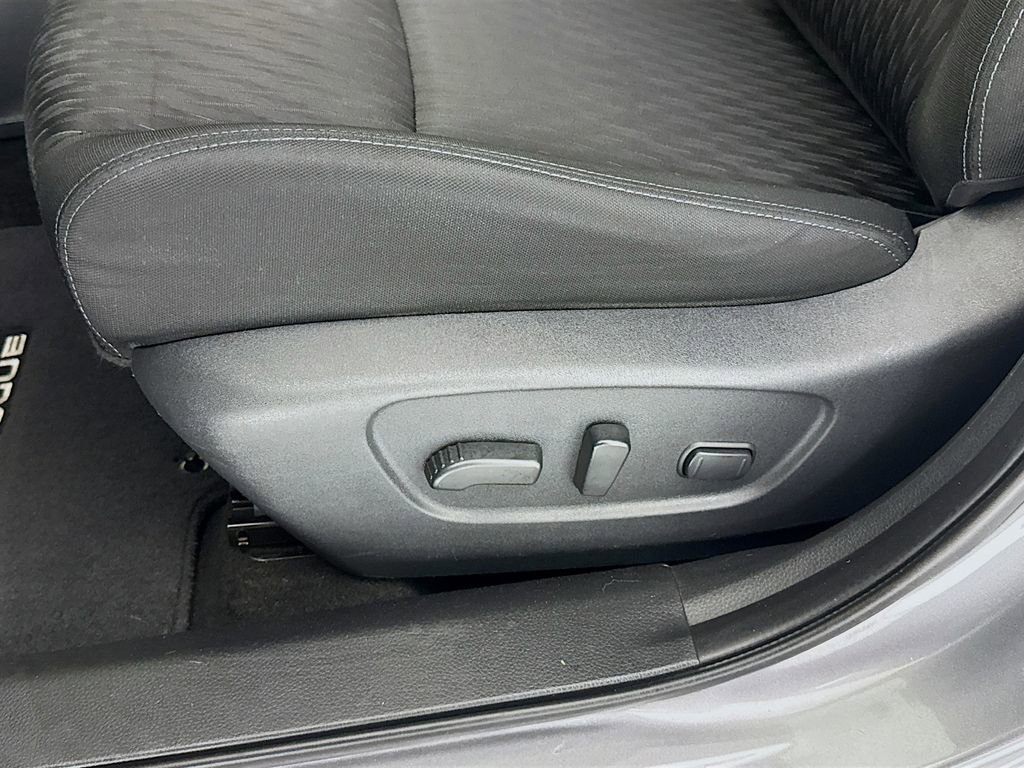 Used 2018 Nissan Rogue SV image 18