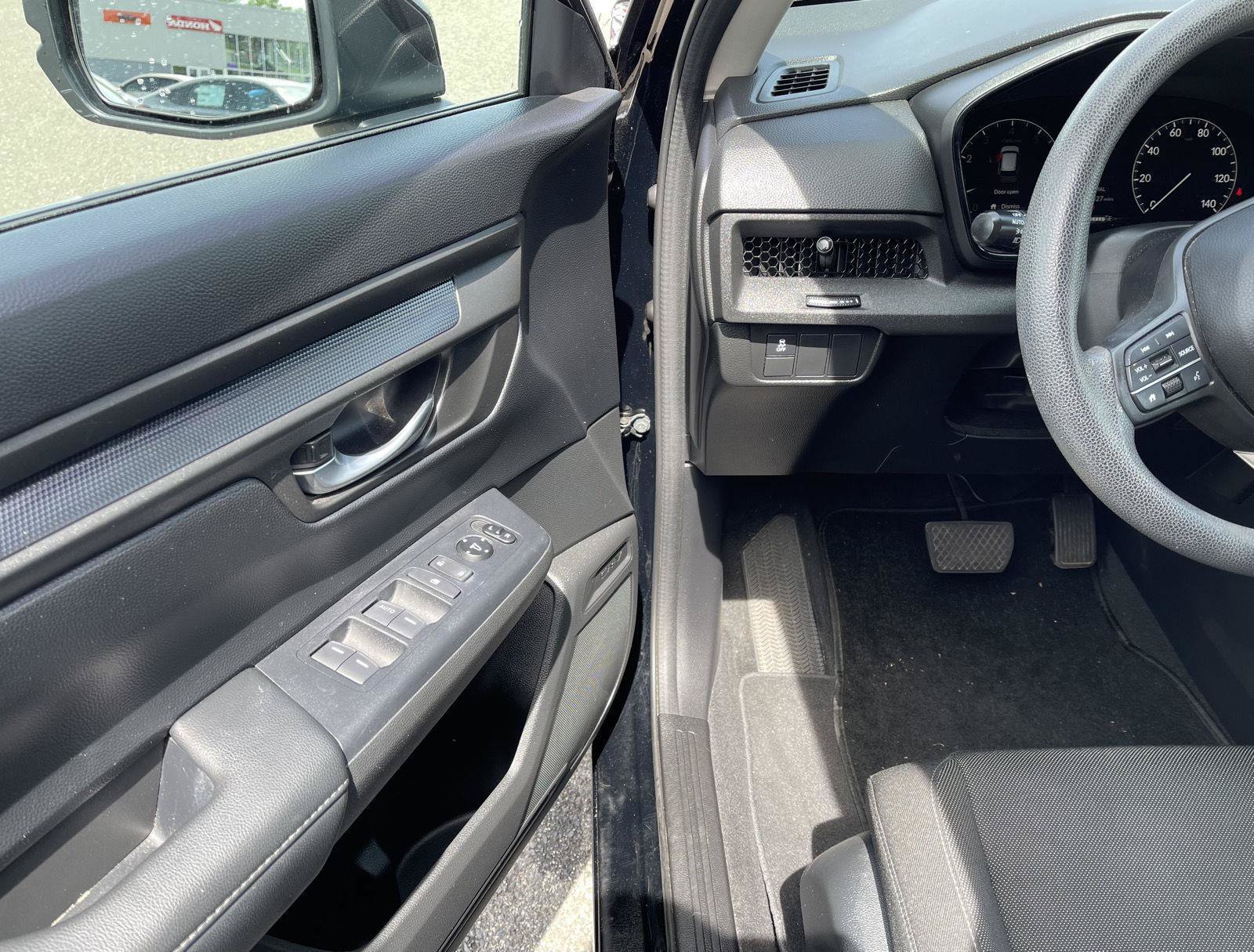 Used 2023 Honda CR-V LX image 2