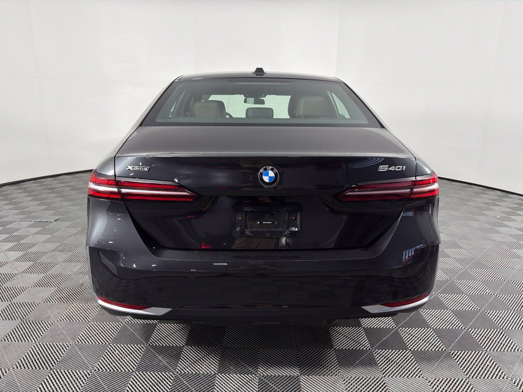 Used 2024 BMW 540i xDrive w/ Premium Package AWD/4WD image 6