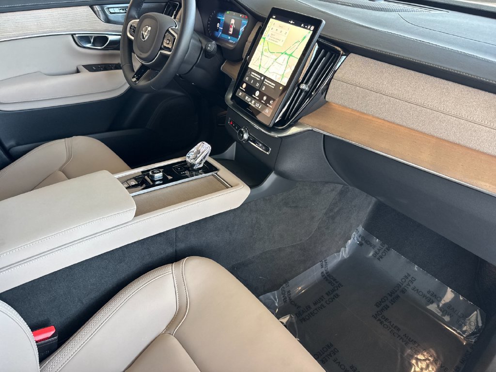 Certified 2026 Volvo XC90 B6 Plus AWD/4WD image 16