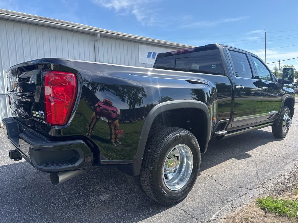 New 2026 Chevrolet Silverado 3500 High Country w/ Technology Package AWD/4WD image 7
