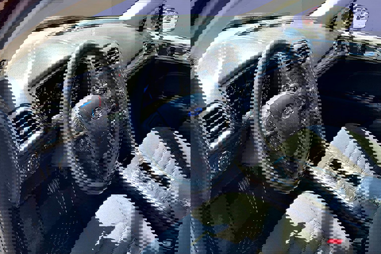 Used 2017 Ford Fusion SE image 17