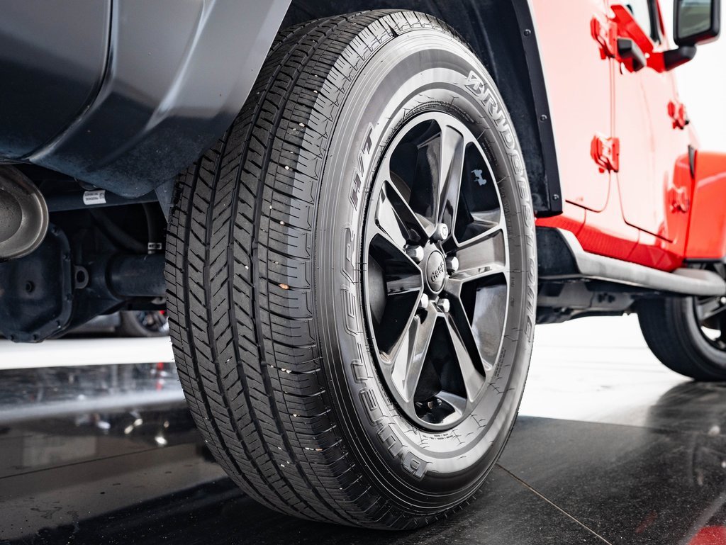 Used 2020 Jeep Wrangler Unlimited Sahara image 39