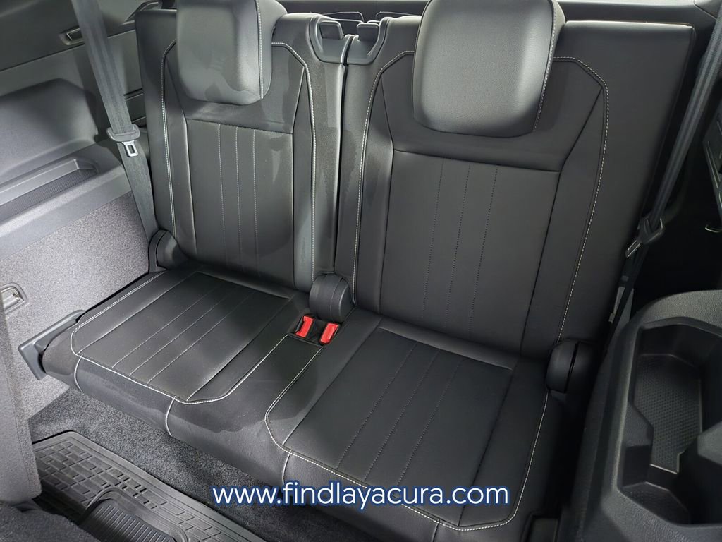 Used 2023 Volkswagen Tiguan SE R-Line image 15