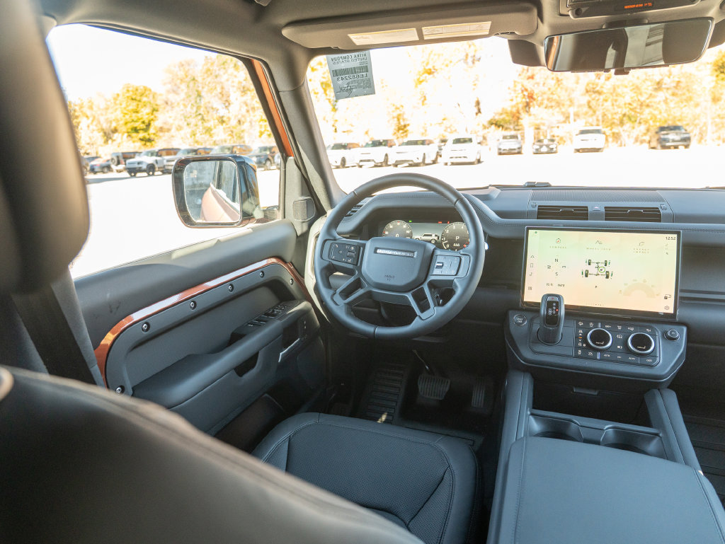 New 2027 Land Rover Defender 110 X-Dynamic SE AWD/4WD image 18