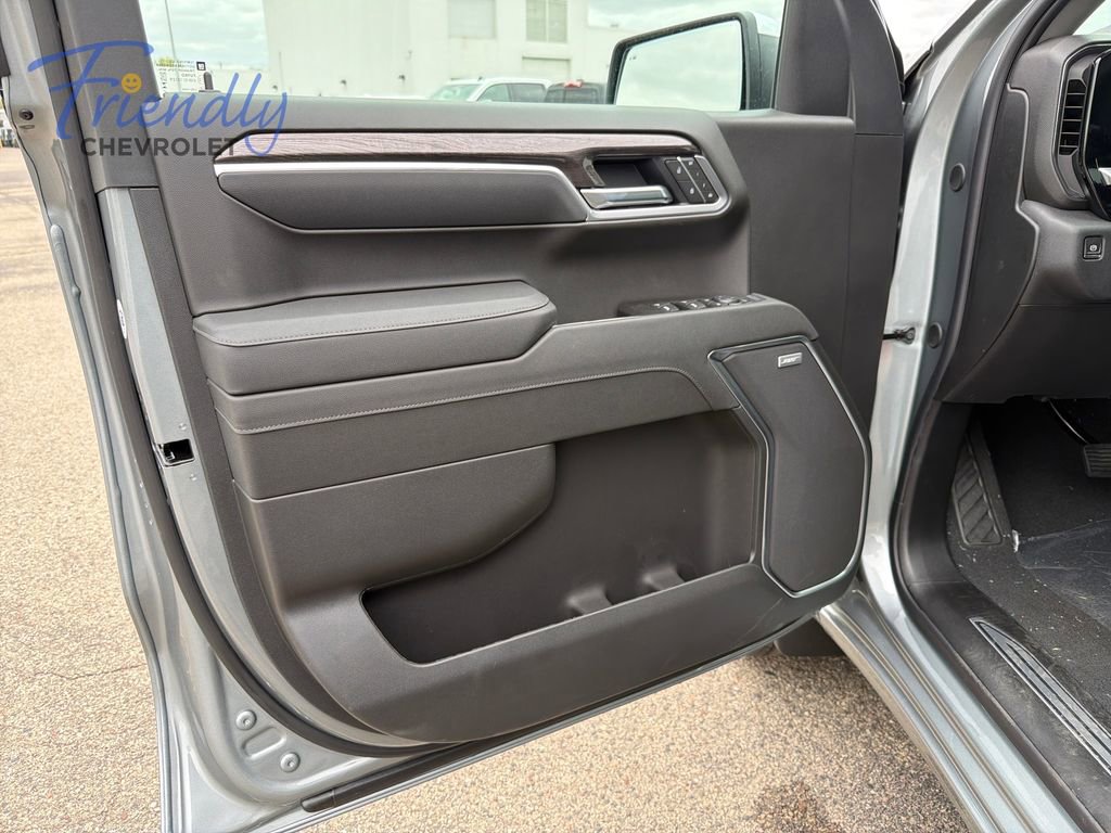 New 2026 Chevrolet Silverado 1500 LTZ w/ LTZ Premium Package AWD/4WD image 12