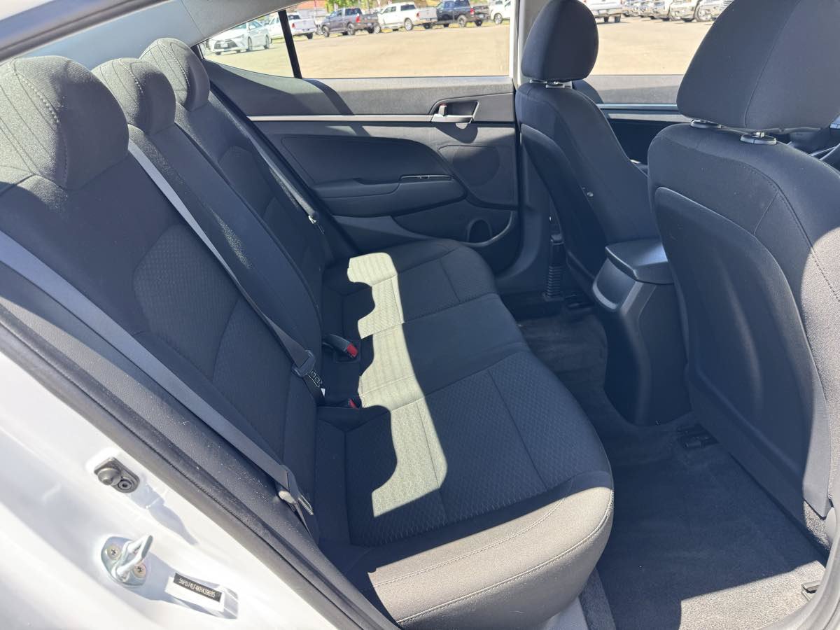 Used 2019 Hyundai Elantra SE w/ Cargo Package FWD image 15
