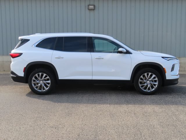 Used 2026 Buick Enclave Preferred AWD/4WD image 2
