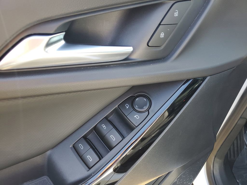 Used 2026 Chevrolet Equinox LT w/ Convenience Package II FWD image 21