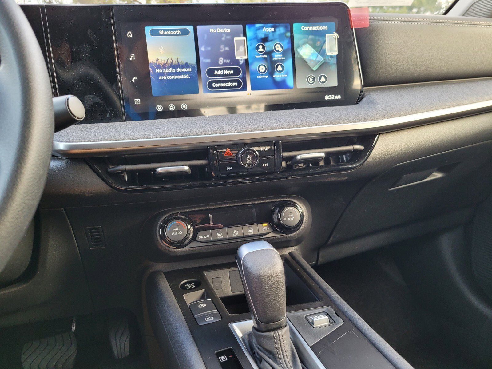 New 2026 Nissan Kicks SV image 17