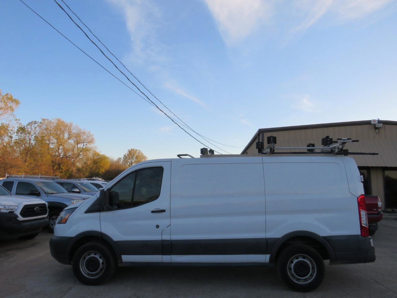 Used 2018 Ford Transit 250 130 Low Roof RWD image 8