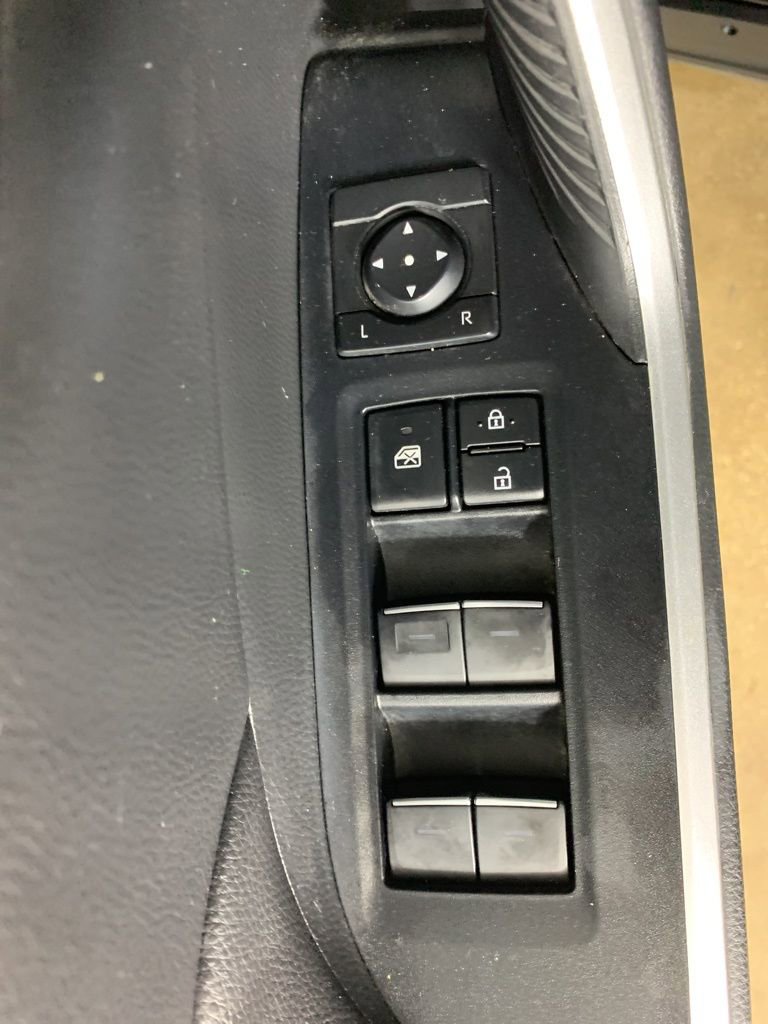 Used 2022 Toyota RAV4 XLE image 16