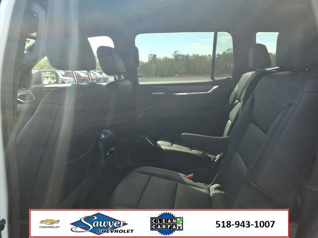 Used 2024 GMC Acadia Elevation image 24