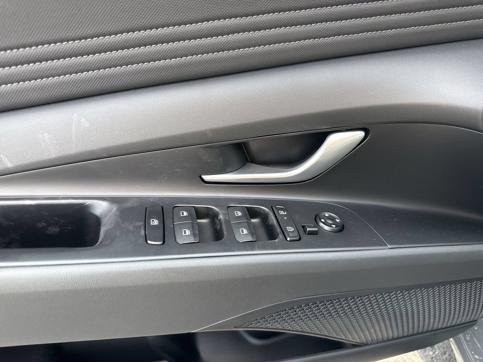 New 2026 Hyundai Elantra Limited FWD image 15