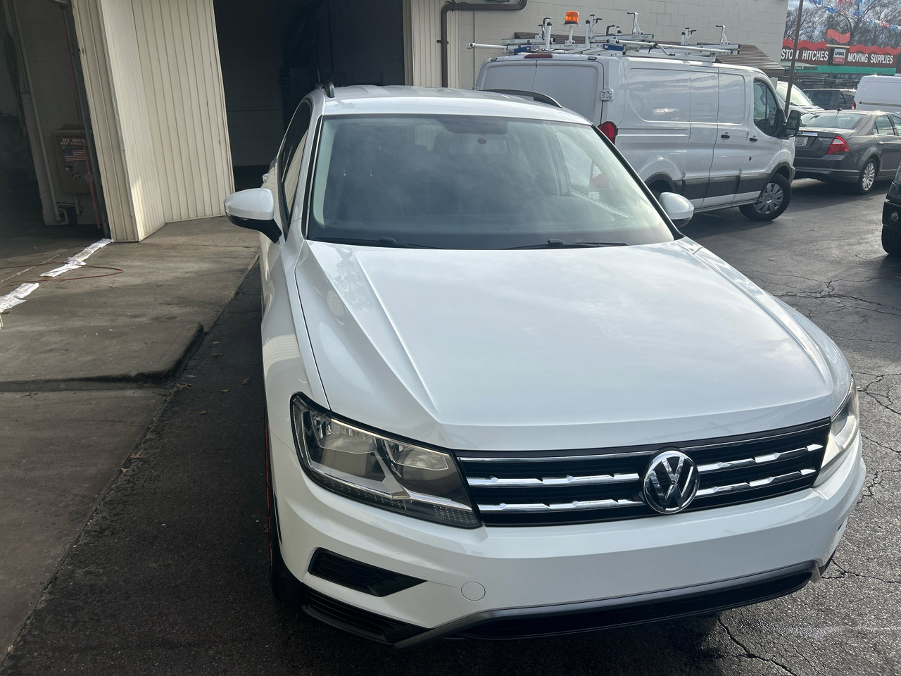 Used 2018 Volkswagen Tiguan S image 3