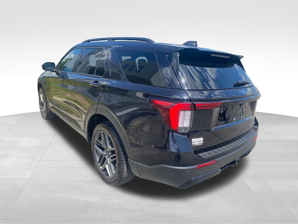 Used 2025 Ford Explorer ST-Line w/ ST-Line Street Pack AWD/4WD image 9