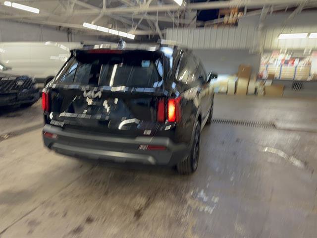 Used 2023 Kia Sorento S w/ Panoramic Sunroof Package image 11