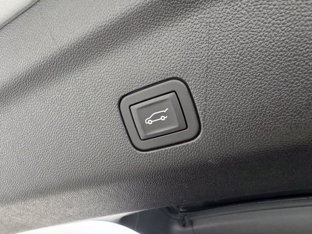 Used 2025 Chevrolet Suburban High Country AWD/4WD image 39