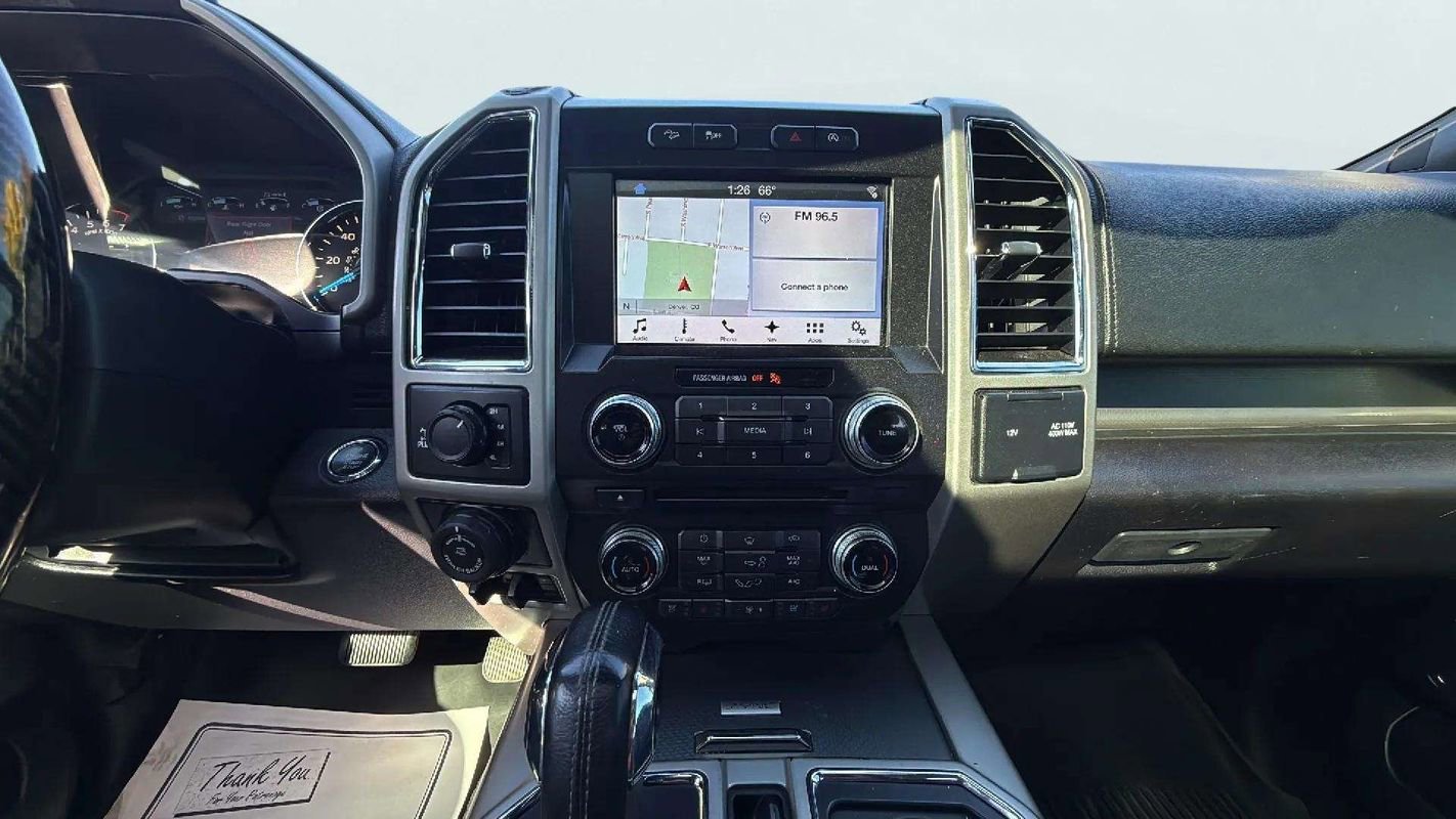 Used 2017 Ford F150 Lariat w/ Equipment Group 502A Luxury image 11