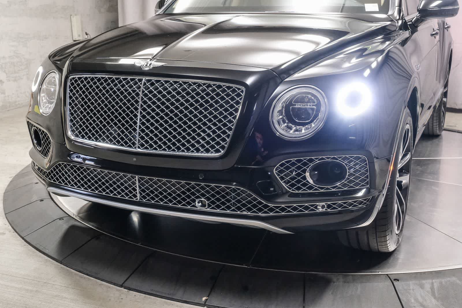 Used 2018 Bentley Bentayga AWD/4WD image 11