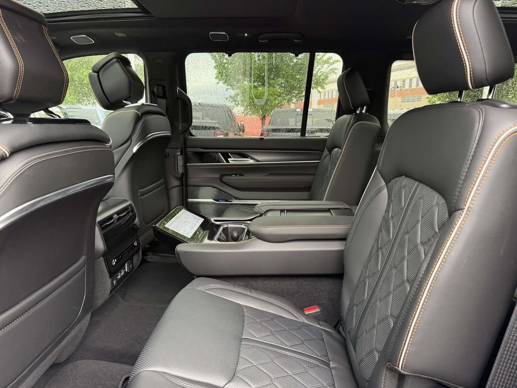 New 2026 Jeep Grand Wagoneer Summit AWD/4WD image 18