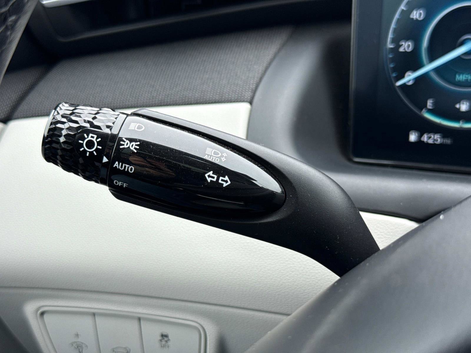 Used 2024 Hyundai Tucson Limited image 10