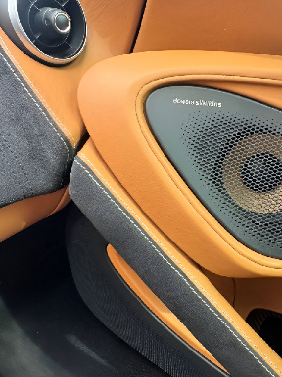 Used 2019 McLaren 570S Spider image 34