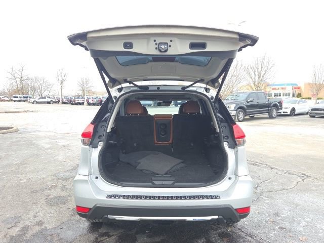 Used 2018 Nissan Rogue SL w/ Premium Package image 8