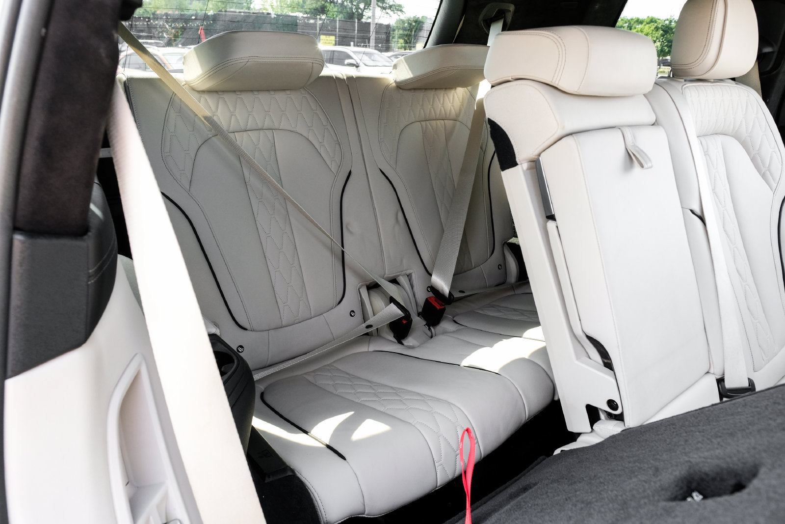 Used 2020 BMW X7 M50i w/ Dynamic Handling Package AWD/4WD image 54
