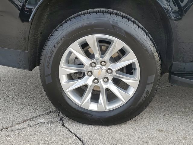 Used 2024 Chevrolet Suburban Premier AWD/4WD image 7