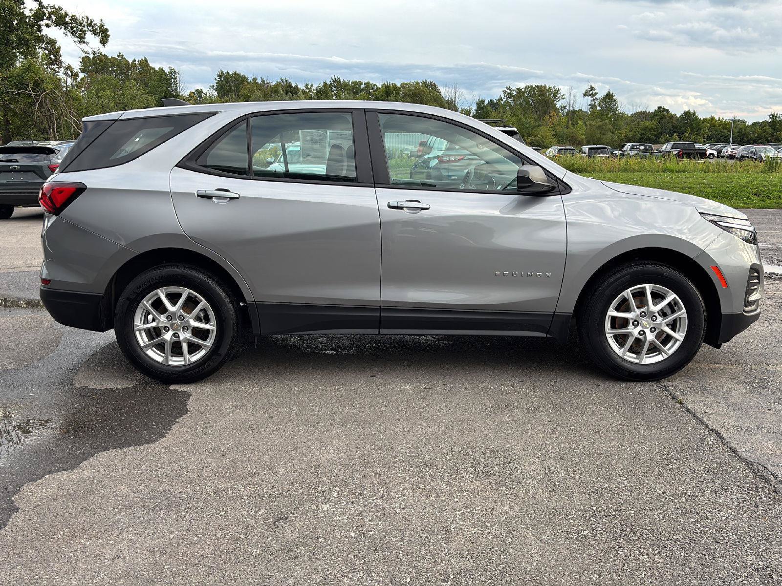 Used 2024 Chevrolet Equinox LS FWD image 9