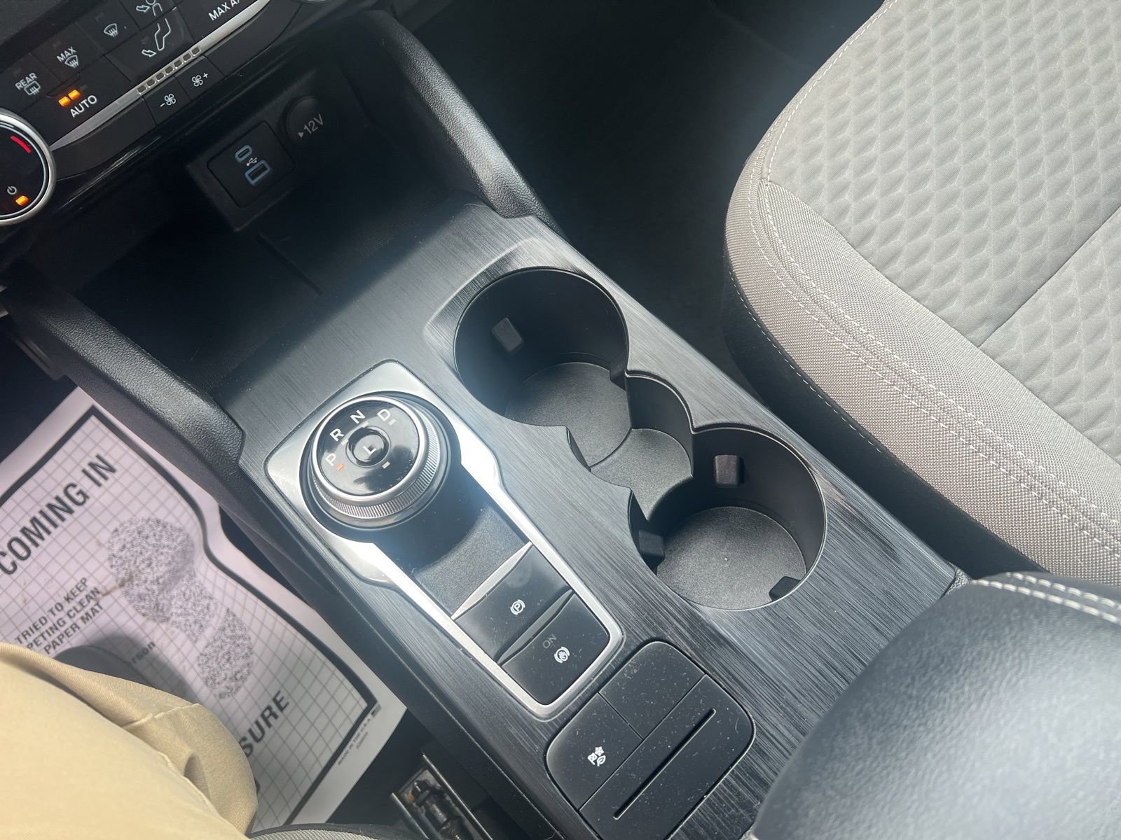 Used 2022 Ford Escape SE image 26