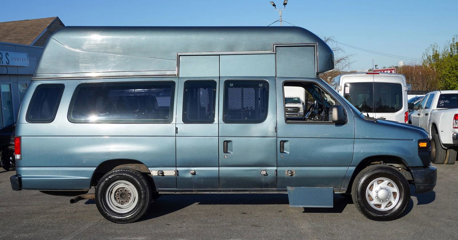 Used 2014 Ford E-350 and Econoline 350 Extended Super Duty w/ Power Group RWD image 8