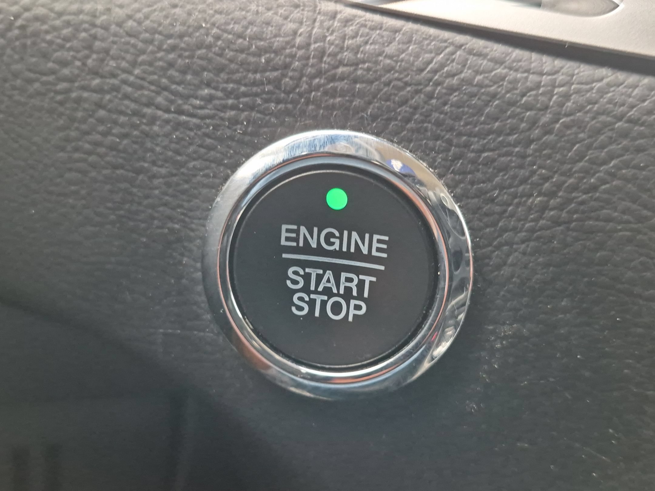 Used 2020 Ford Edge SEL AWD/4WD image 16