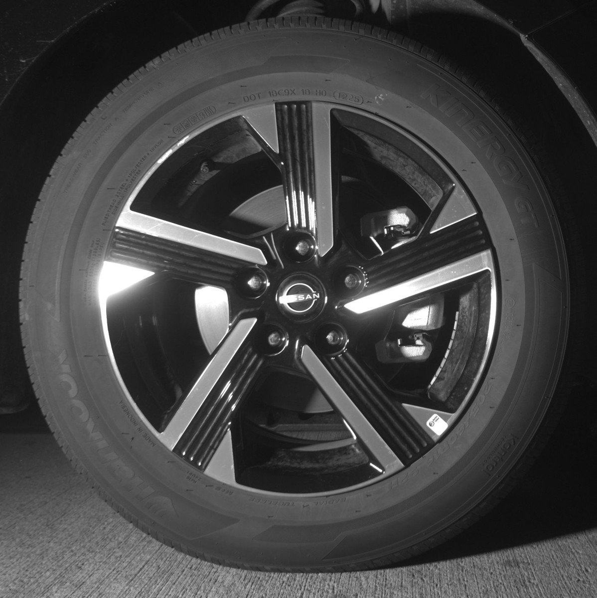 Used 2025 Nissan Sentra SV image 13