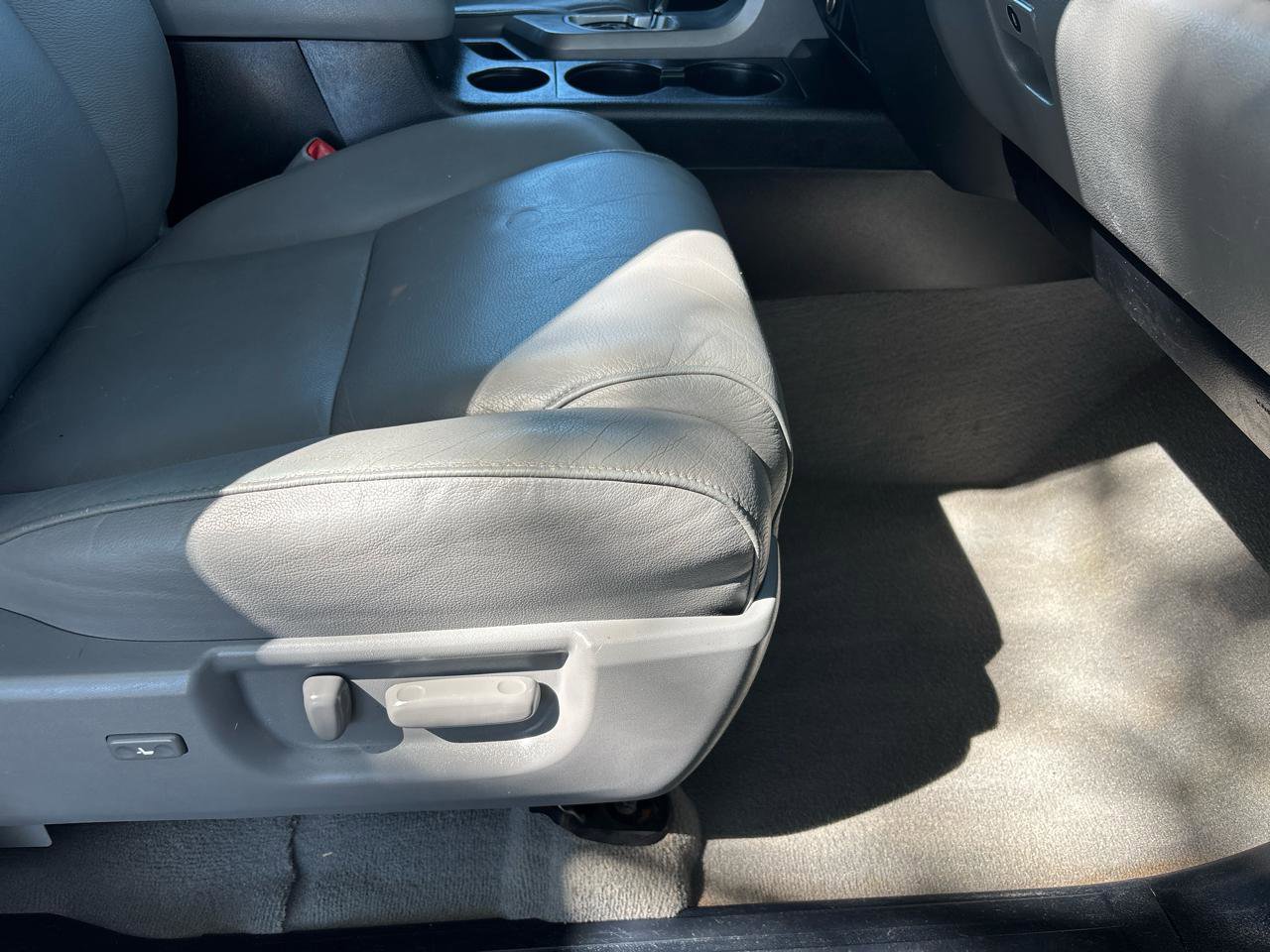 Used 2010 Toyota Tundra Limited AWD/4WD image 22