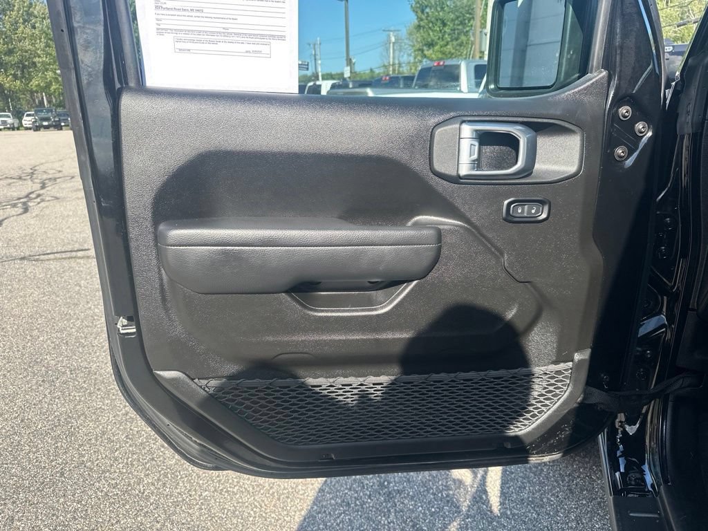 Used 2025 Jeep Wrangler Sport AWD/4WD image 14
