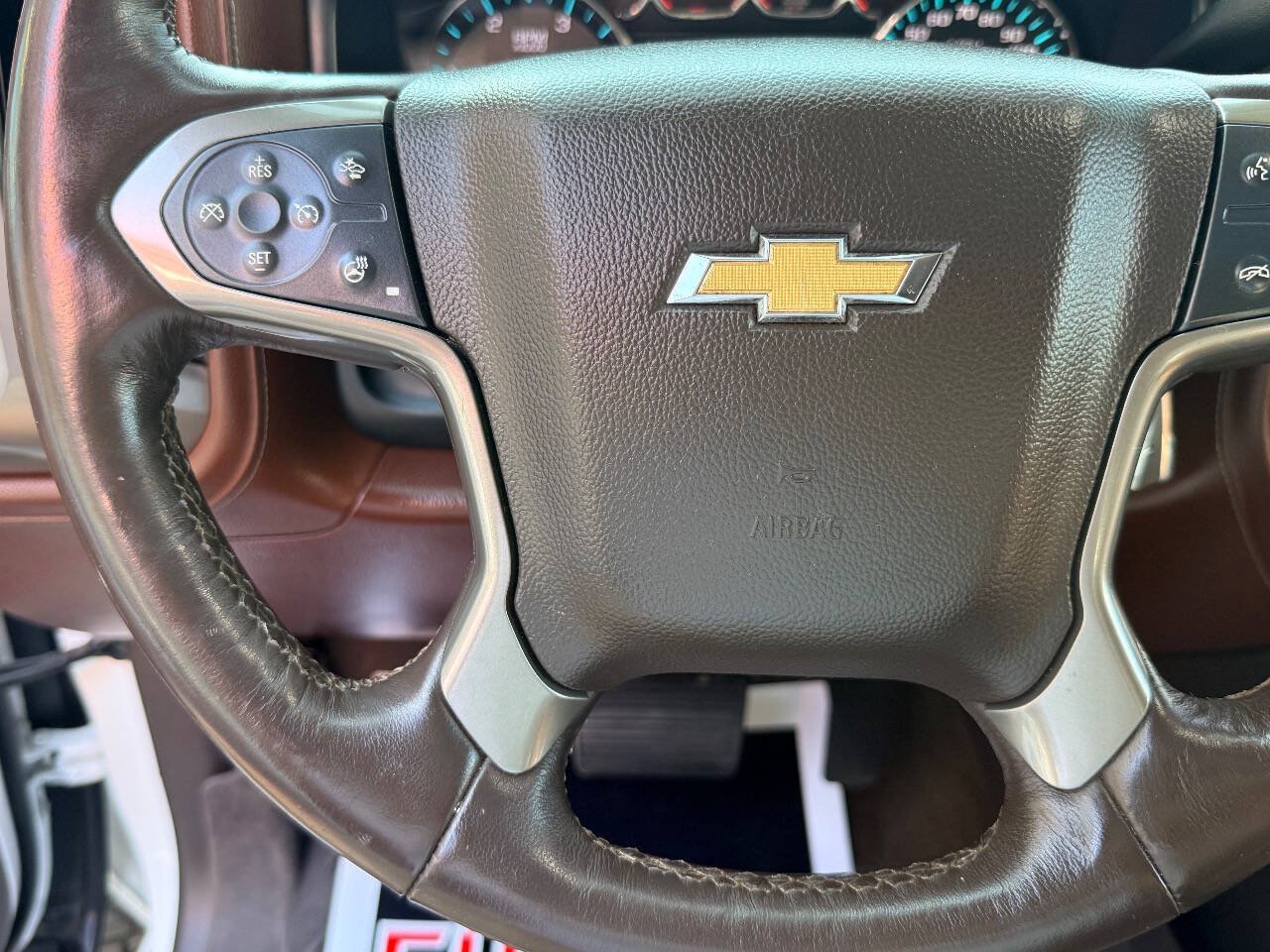 Used 2017 Chevrolet Silverado 2500 High Country w/ Duramax Plus Package AWD/4WD image 28