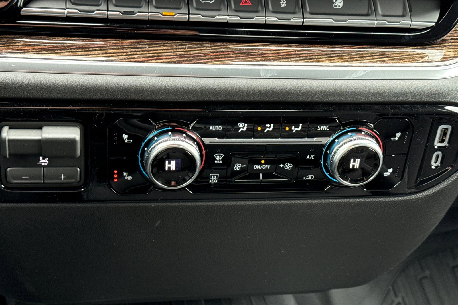 New 2026 GMC Sierra 1500 Elevation w/ Elevation Select Package image 21