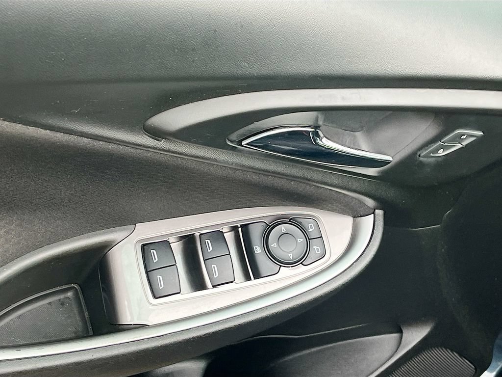 Used 2020 Chevrolet Malibu LS FWD image 17
